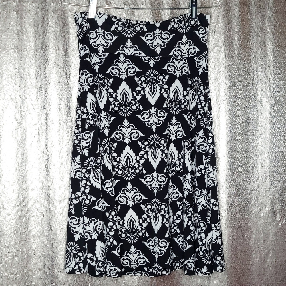 LuLaRoe EUC M Azure skirt - black and white damask